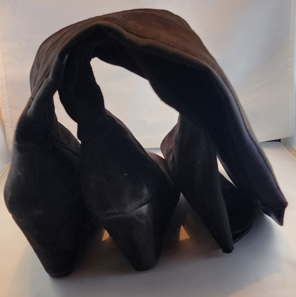 Tall suede wedge heeled boot - Picture 5 of 6